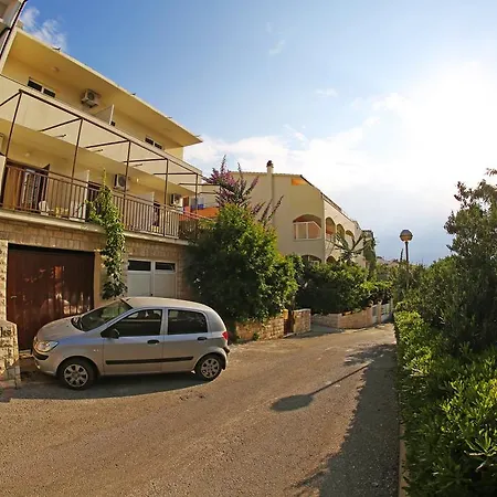 And Zvjezdana Apartment *