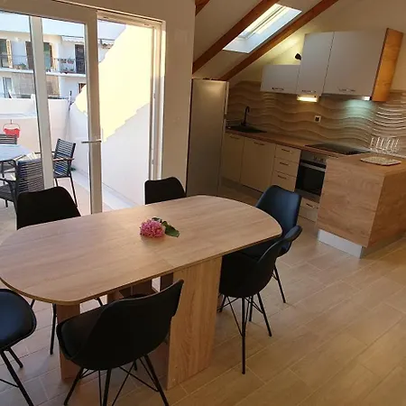 And Zvjezdana Apartment *