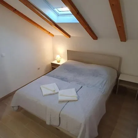 And Zvjezdana Apartment