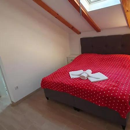 And Zvjezdana Apartment