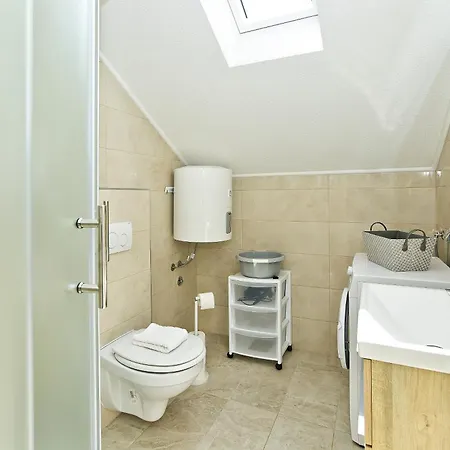 And Zvjezdana Apartment