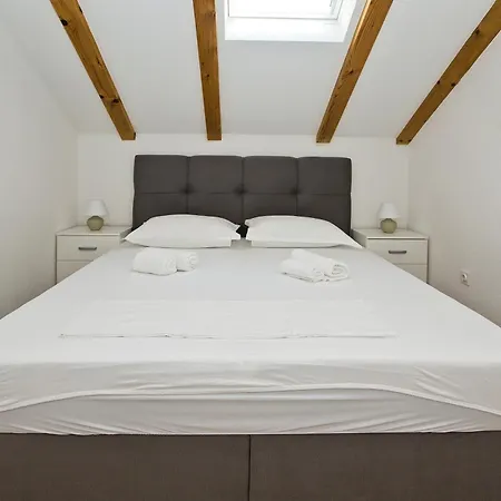 Appartement Apartments&rooms Zvjezdana