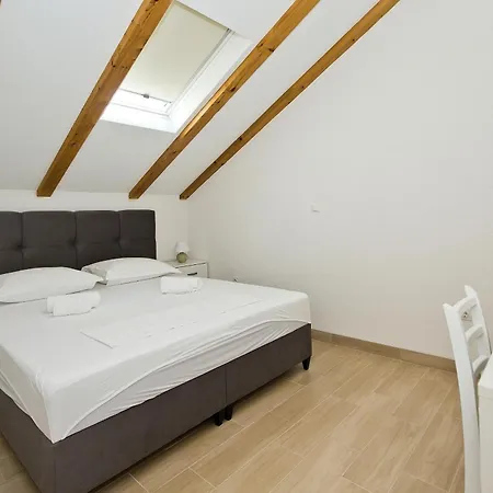 Appartement Apartments&rooms Zvjezdana *
