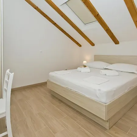 Appartement Apartments&rooms Zvjezdana