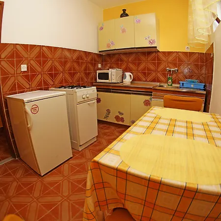 And Zvjezdana Apartman *